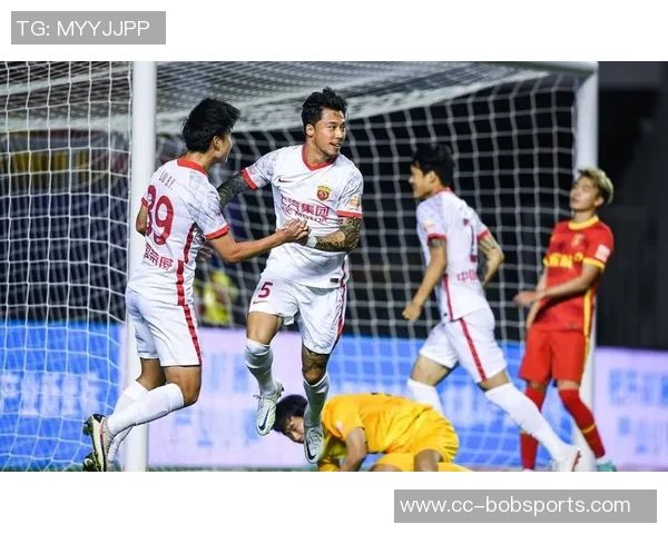 张琳芃门前惊险头球解围助海港化险为夷精彩瞬间回顾